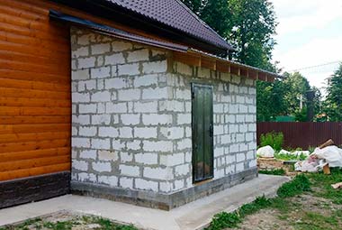 Пристройка из блоков или кирпича